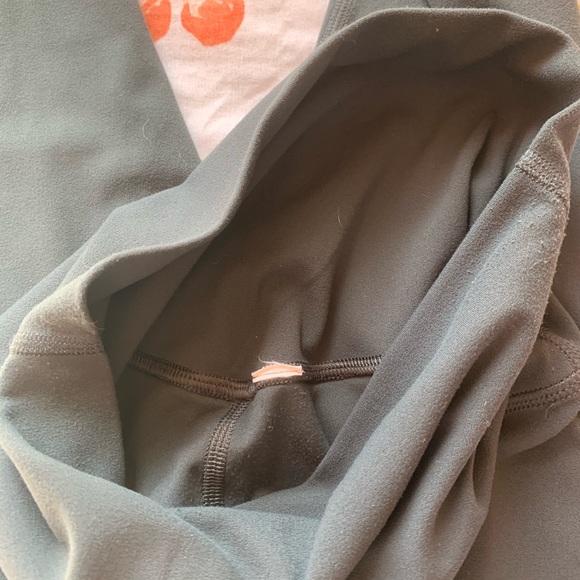 Melanite lululemon leggings - Picture 4 of 5